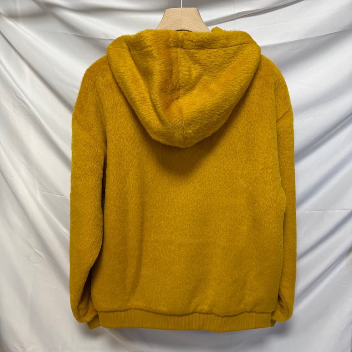 [S+급/L] 셀린느 글리터 로고 알파카 울 후드티 상품이미지4