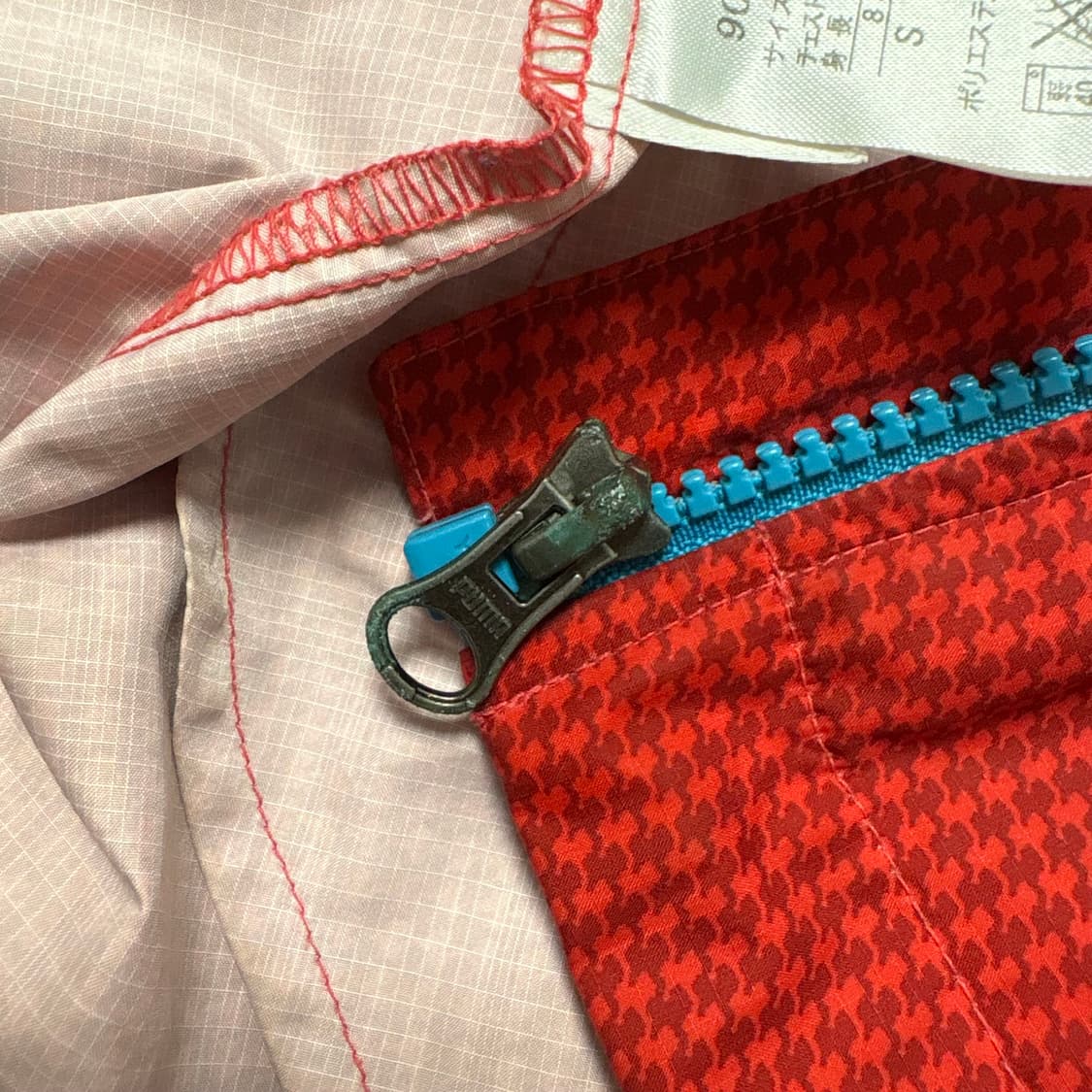 PUMA red check windbreaker S 상품이미지5