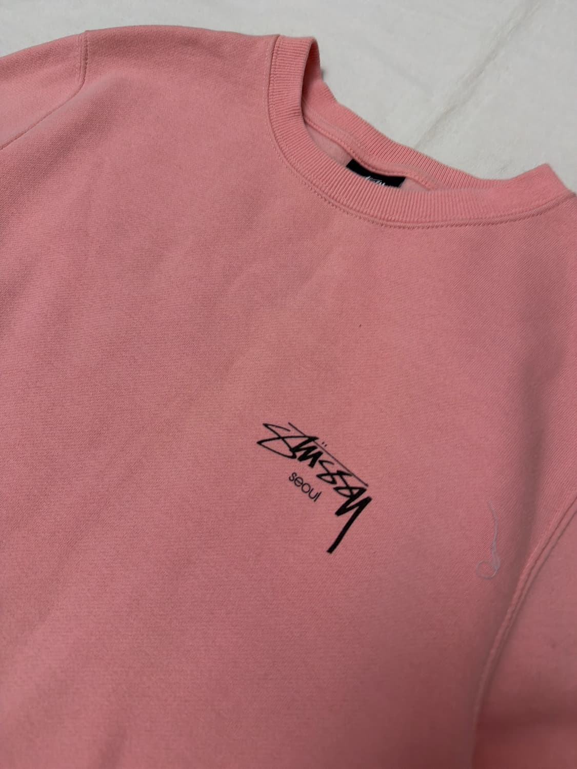 스투시 서울 한정 스탁로고 맨투맨 스웻셔츠 핑크 상품이미지4