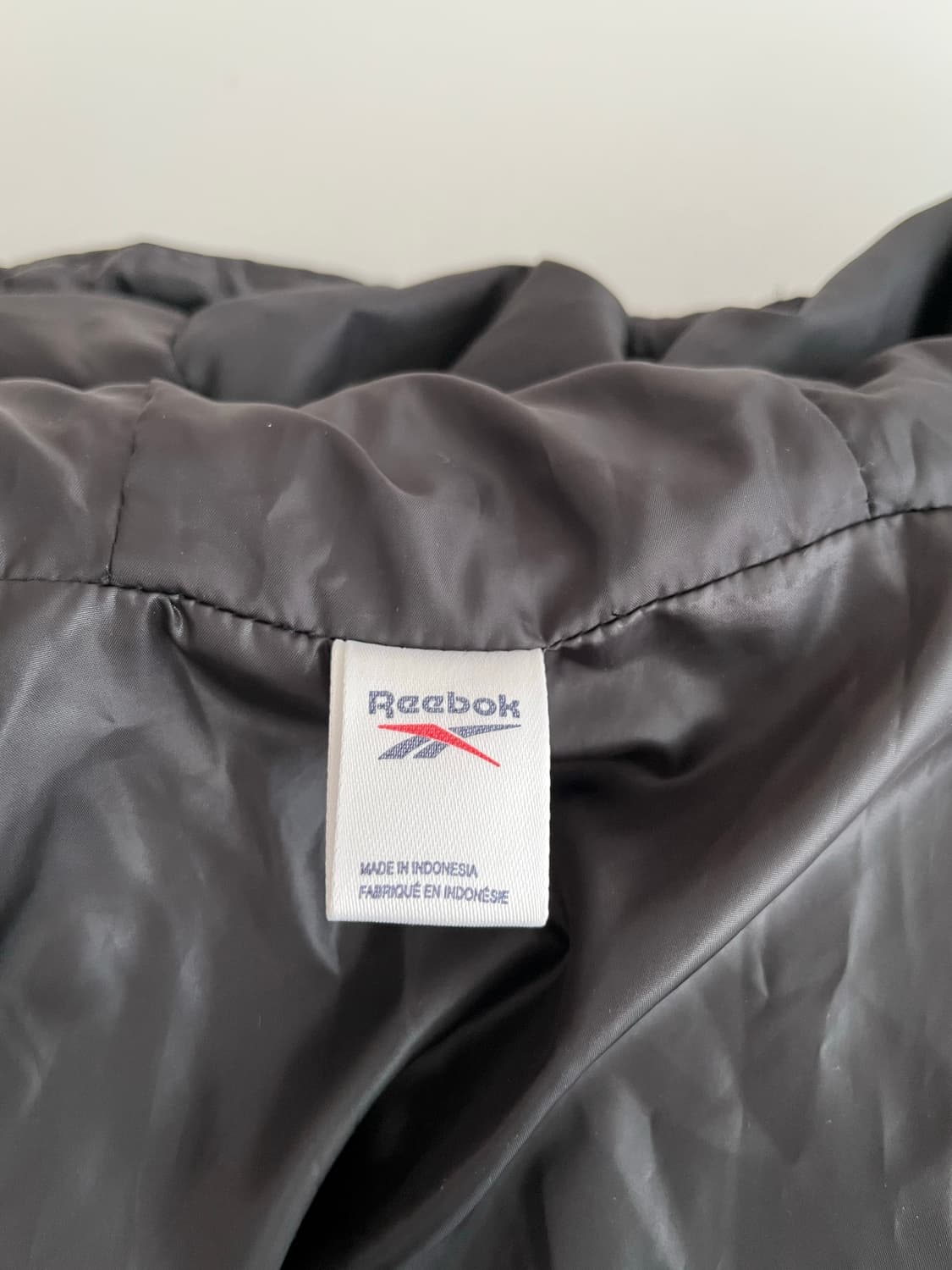 M) 리복 스몰 와펜 후드 숏 푸퍼 블랙 상품이미지5