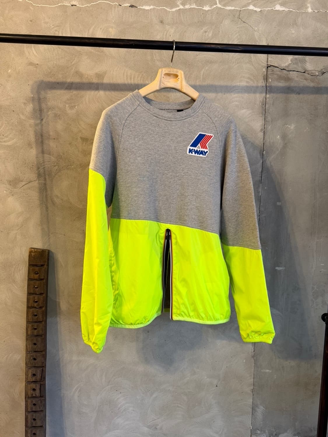 까웨 하이브리드 맨투맨 100 상품이미지1