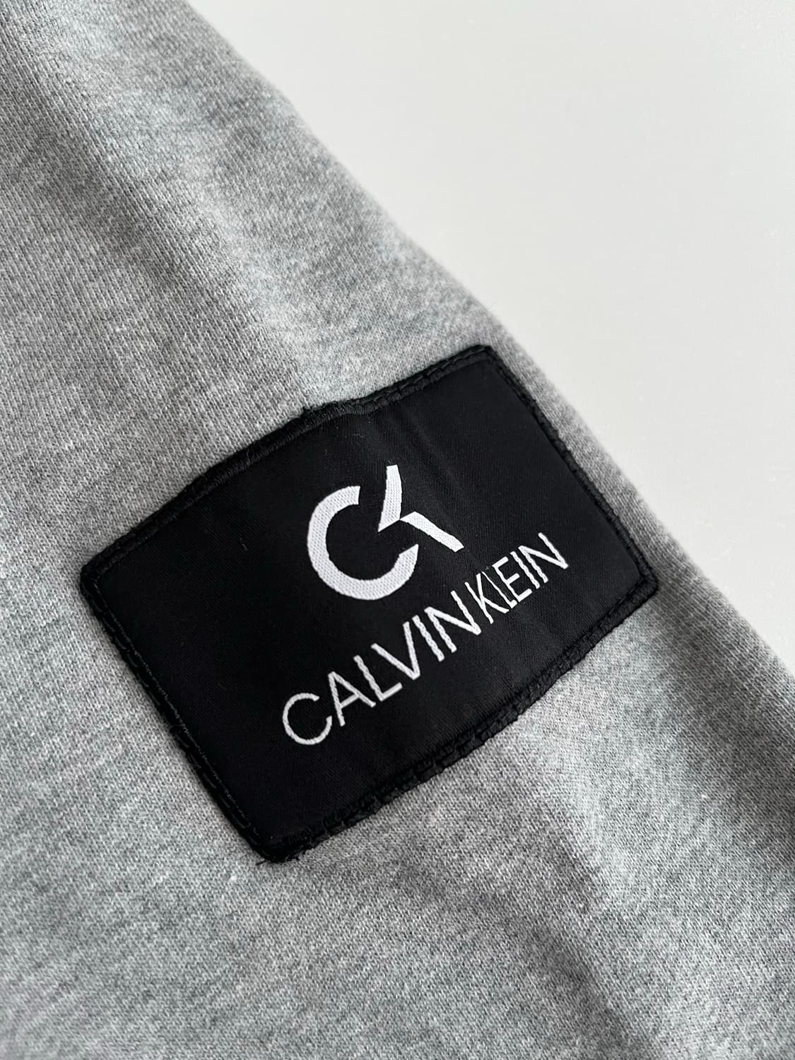 XL) 캘빈클라인 퍼포먼스 맨투맨 그레이 상품이미지6