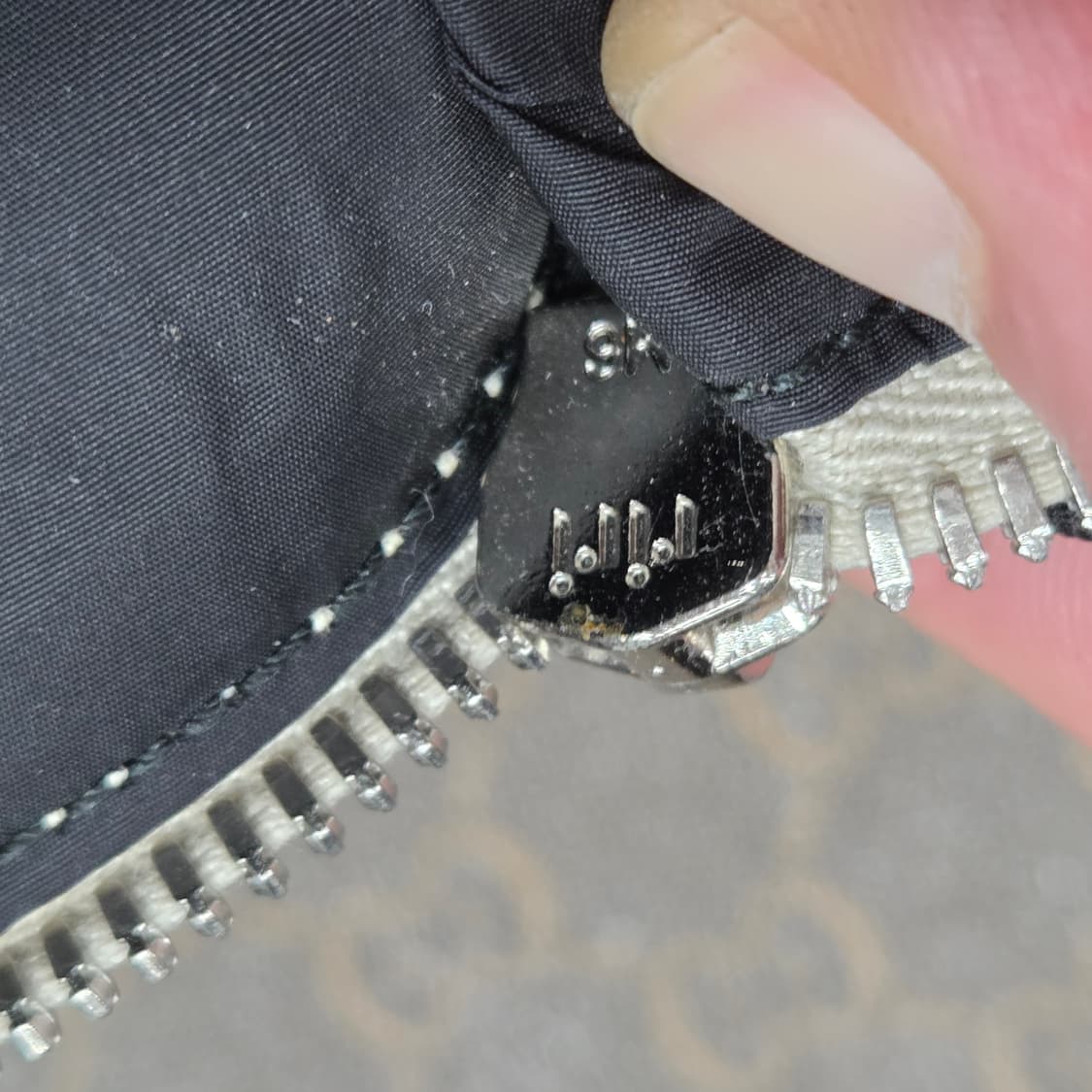 프라다 포코노 외줄 백 상품이미지9