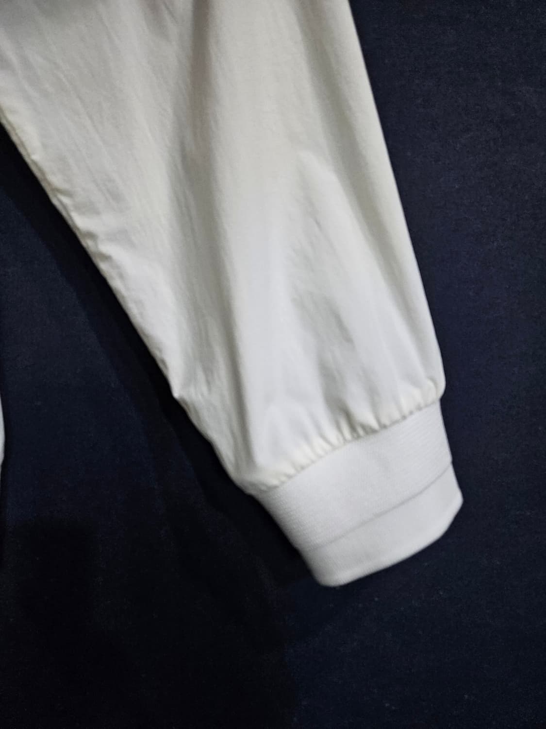 디스커버리 아이보리 남성 넉넉한 105 바람막이 자켓  상품이미지5