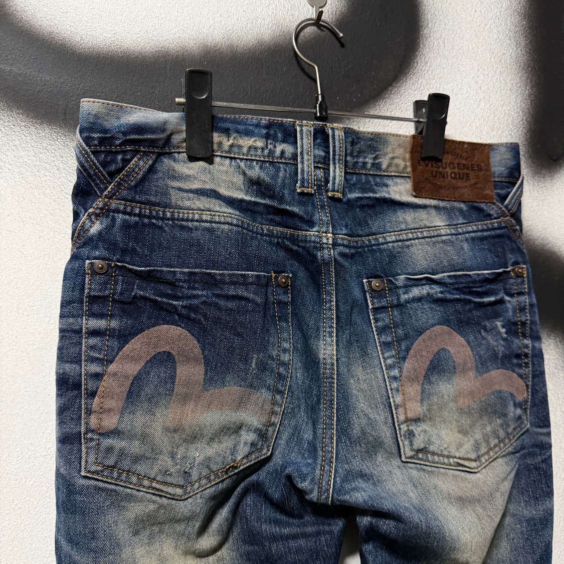 에비수 포켓 프린팅 스트레이트 핏 워싱 흑청 데님 팬츠 상품이미지3