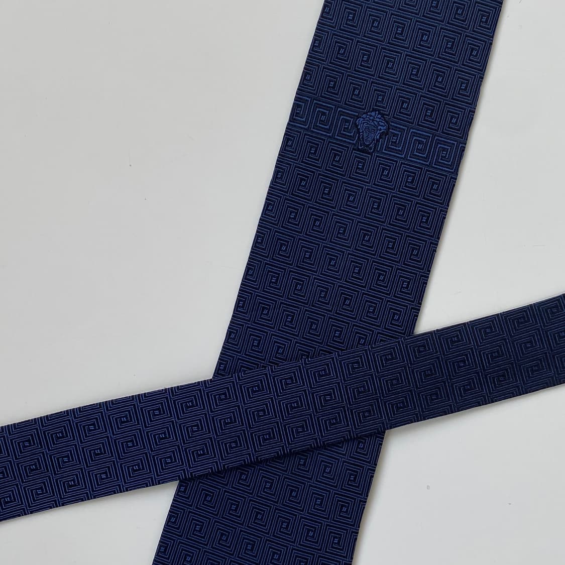 Versace 베르사체 정품 명품 심플로고 넥타이 7.8cm 상품이미지4