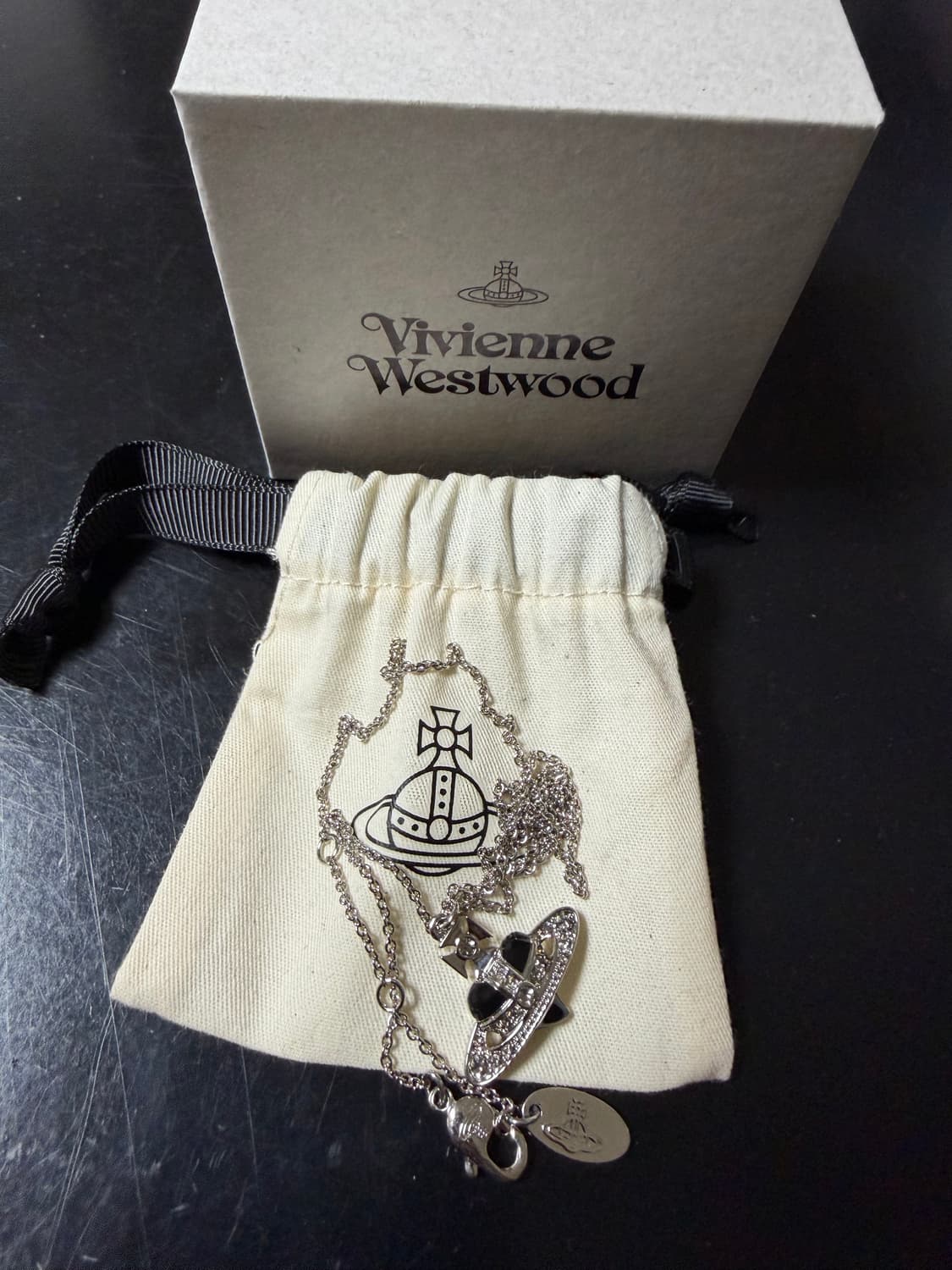 비비안웨스트우드 뉴 디아망떼 하트 펜던트 목걸이 실버 블랙 상품이미지2