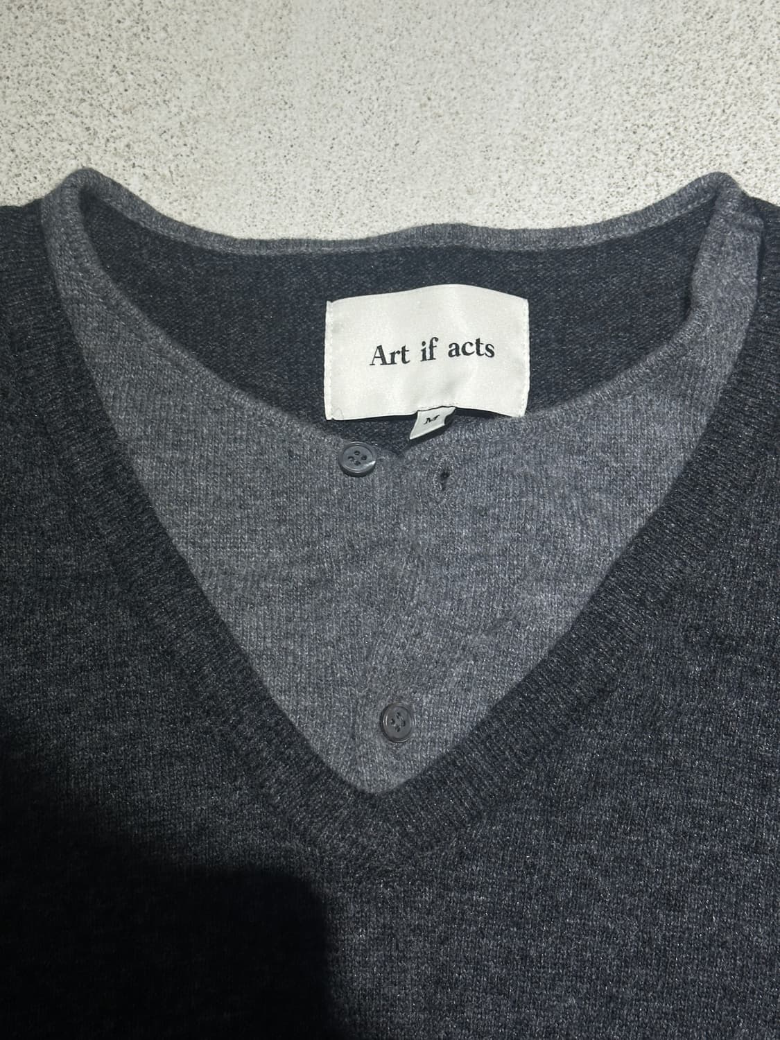 [m] 아트이프액츠 헨리넥 니트 차콜/라이트그레이 상품이미지3