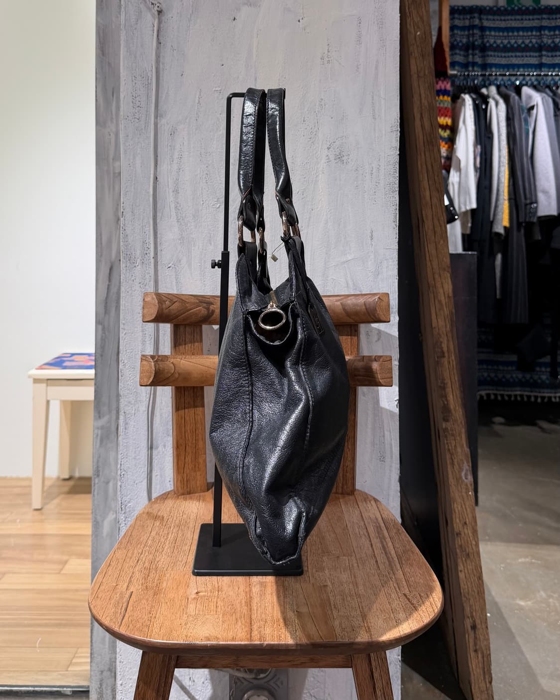 펜디 블랙 디아블로 레더 숄더백 상품이미지3