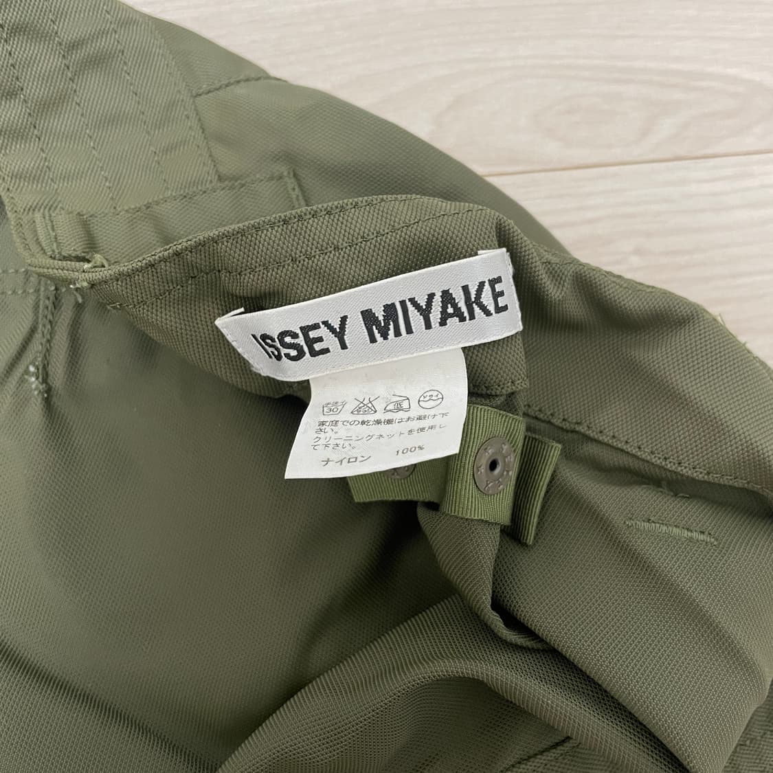 이세이미야케 파라슈트 팬츠 (레어) 상품이미지5