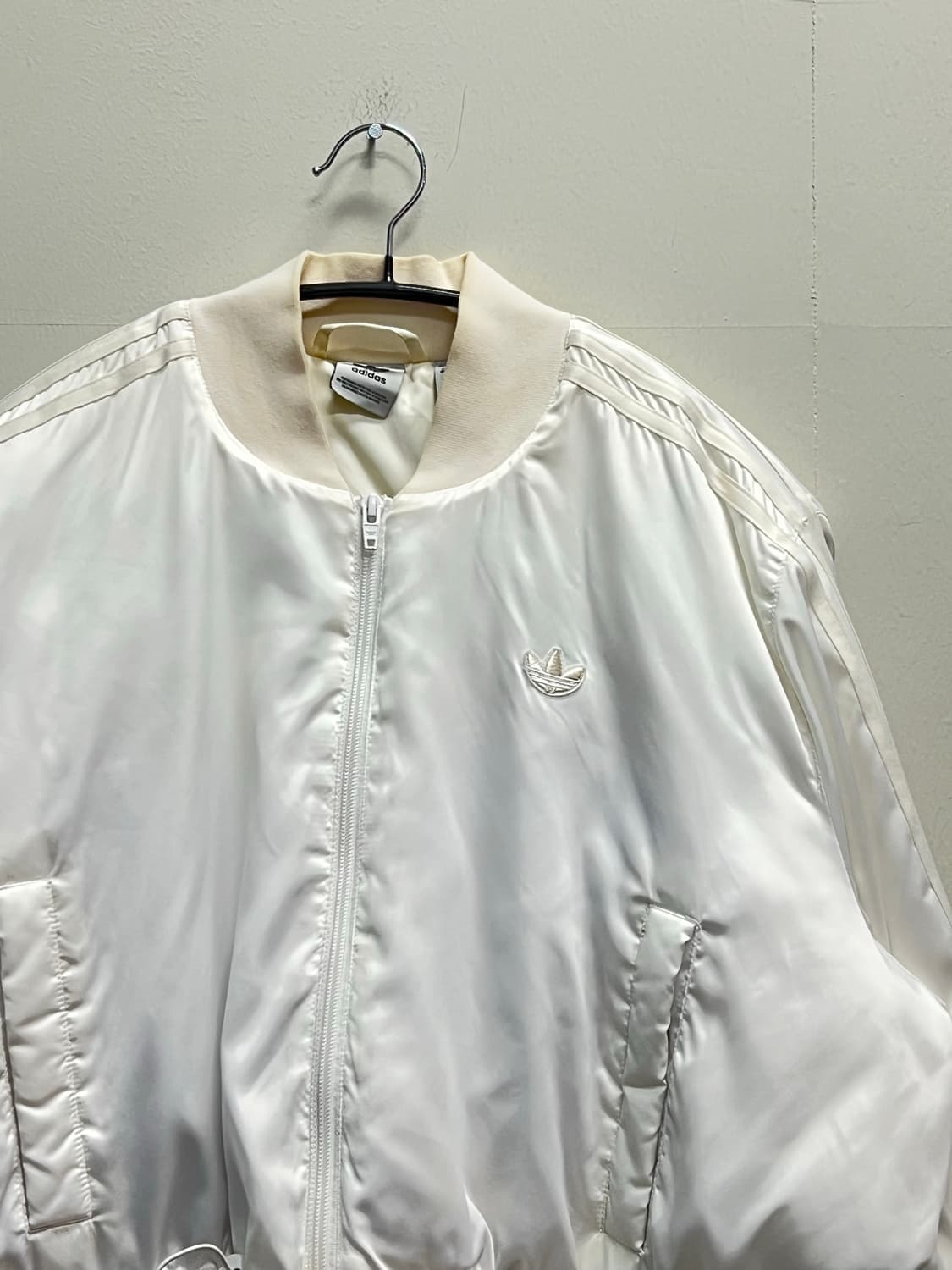 (S) 아디다스 우먼스 프릴 보머 크롭 패딩 화이트 상품이미지3