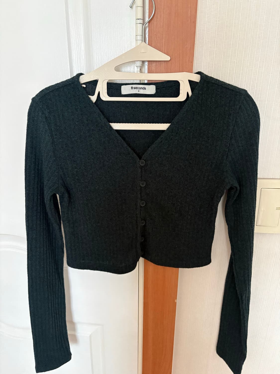 에잇세컨즈 크롭 가디건 상품이미지2