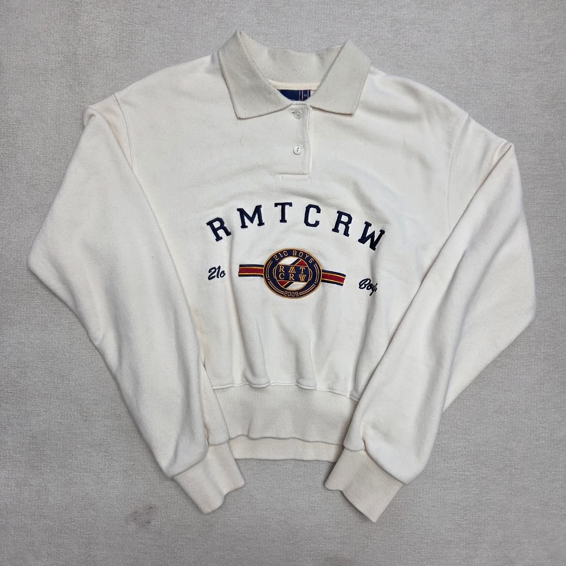 로맨틱크라운 크롭 맨투맨 상품이미지1