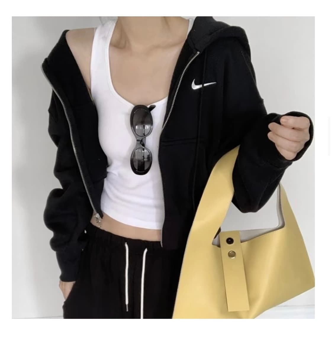 나이키크롭 후드집업 s 블랙(이번주만판매) 상품이미지1