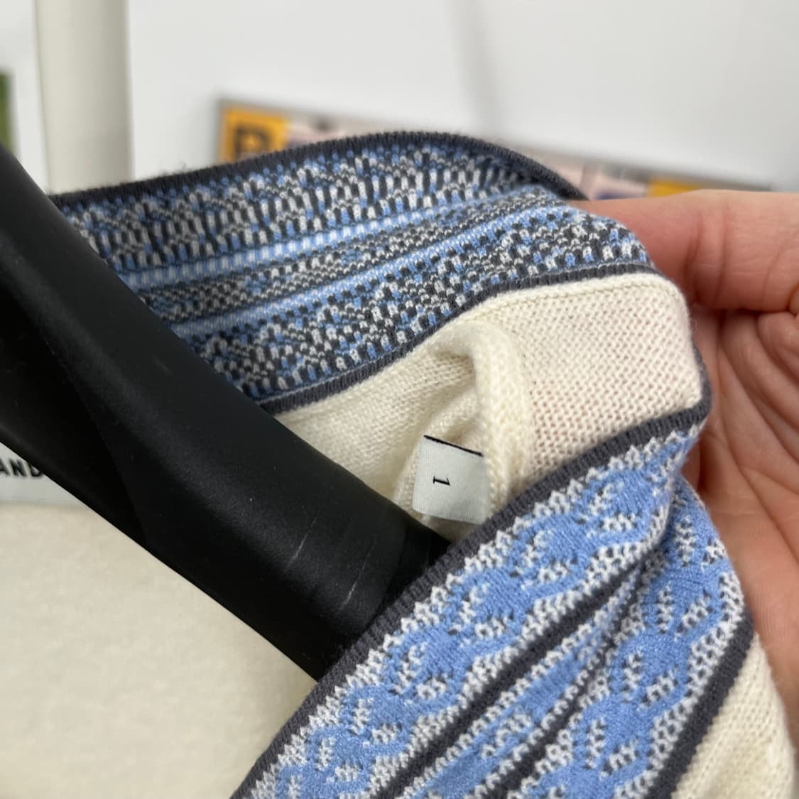 산드로 캐시미어 블렌드 브이넥 니트 1 상품이미지4