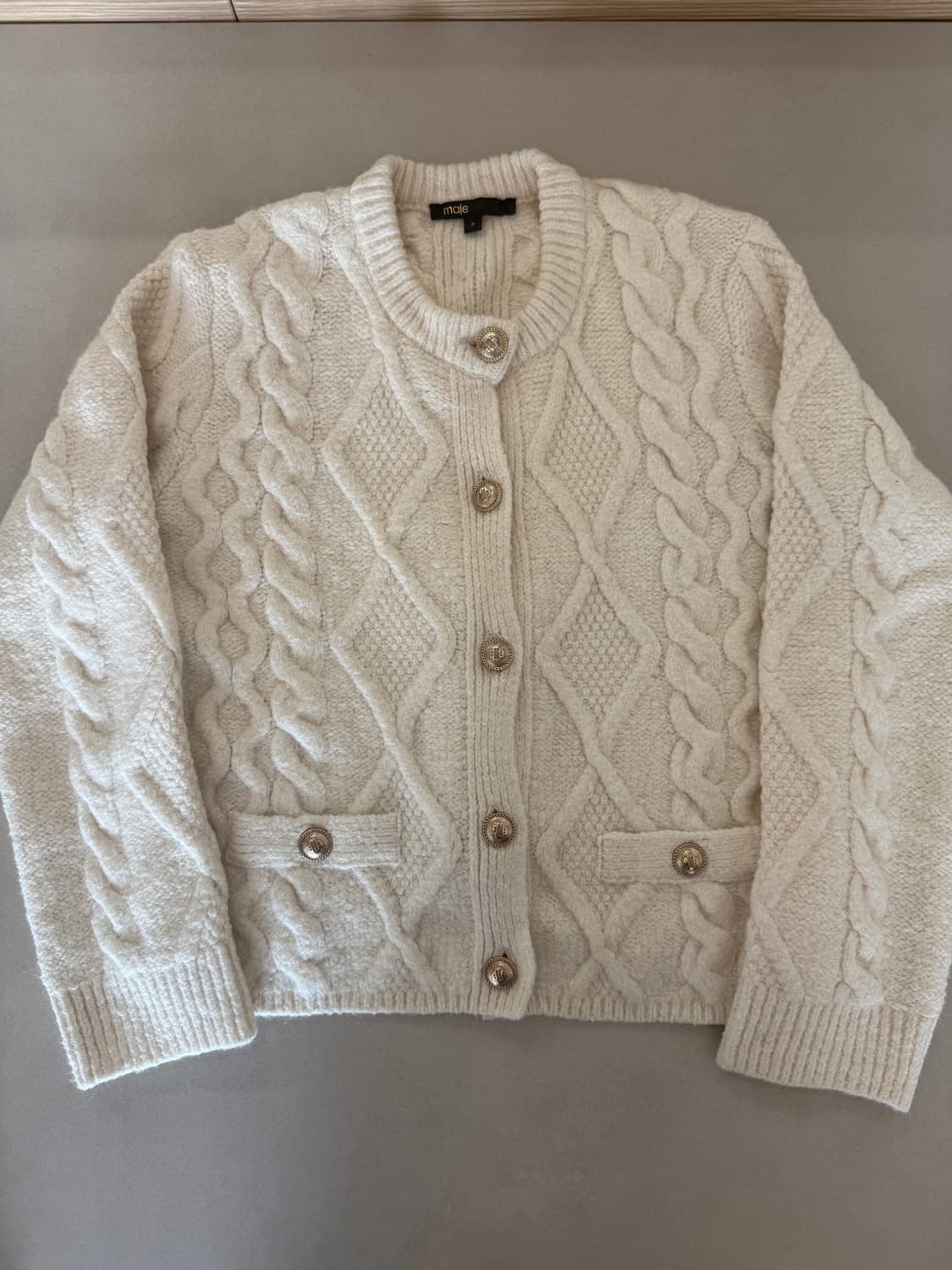 마쥬 금장 로고 버튼 가디건 상품이미지5