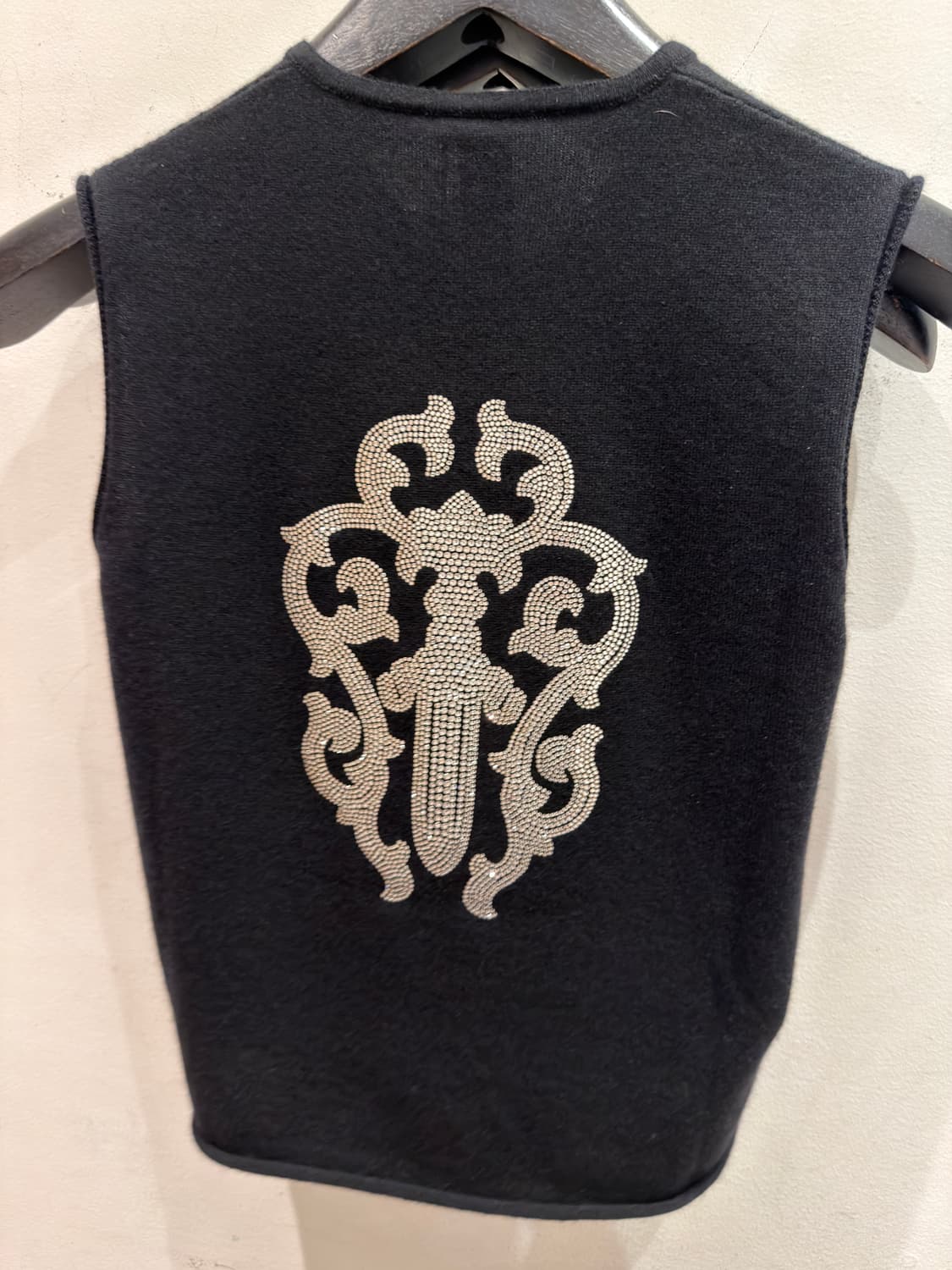 크롬하츠 캐시미어 대거 비즈 자수 브이넥 니트 상품이미지2