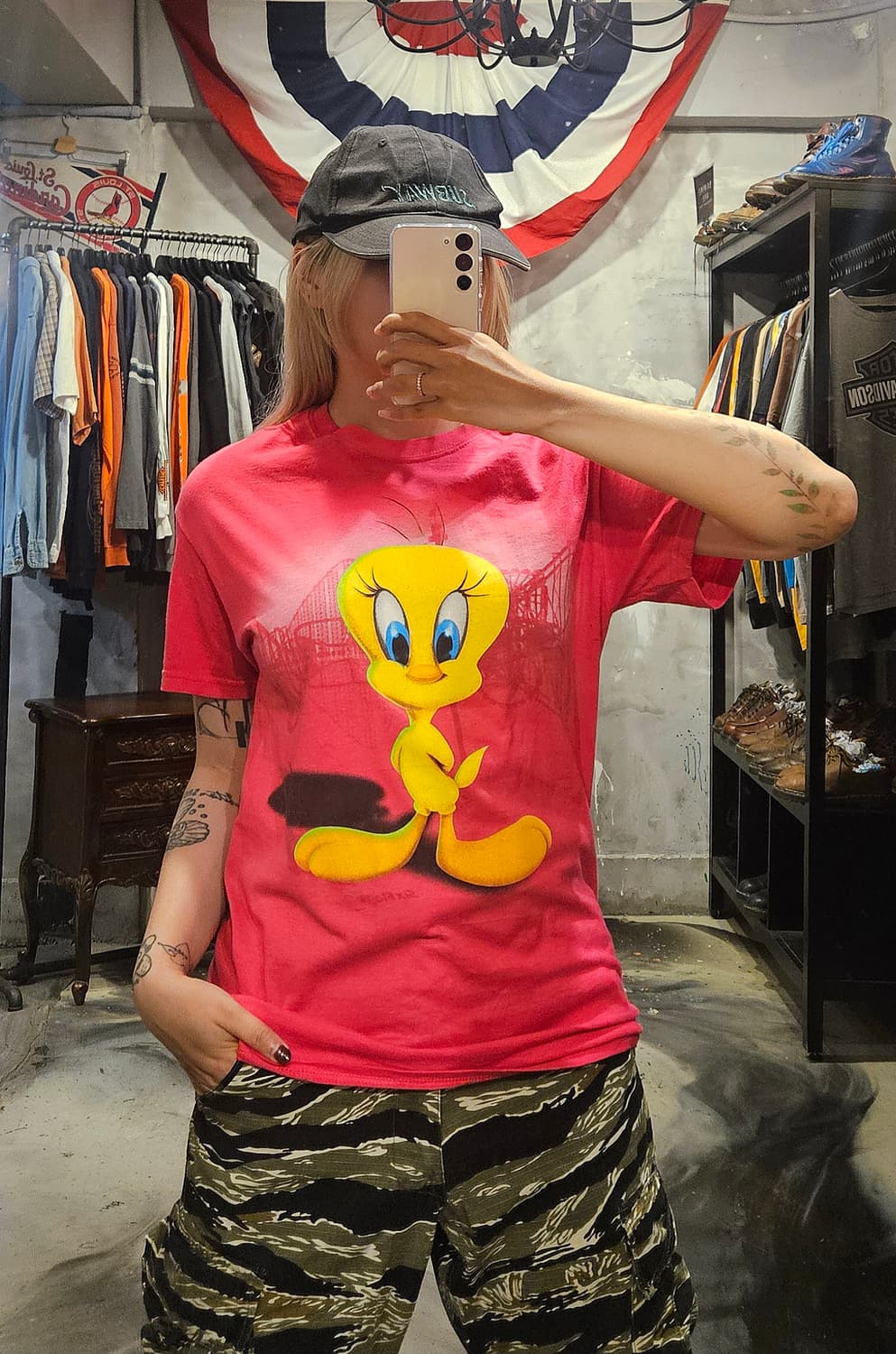 Six Flags - Looney Tunes- Tweety 상품이미지1