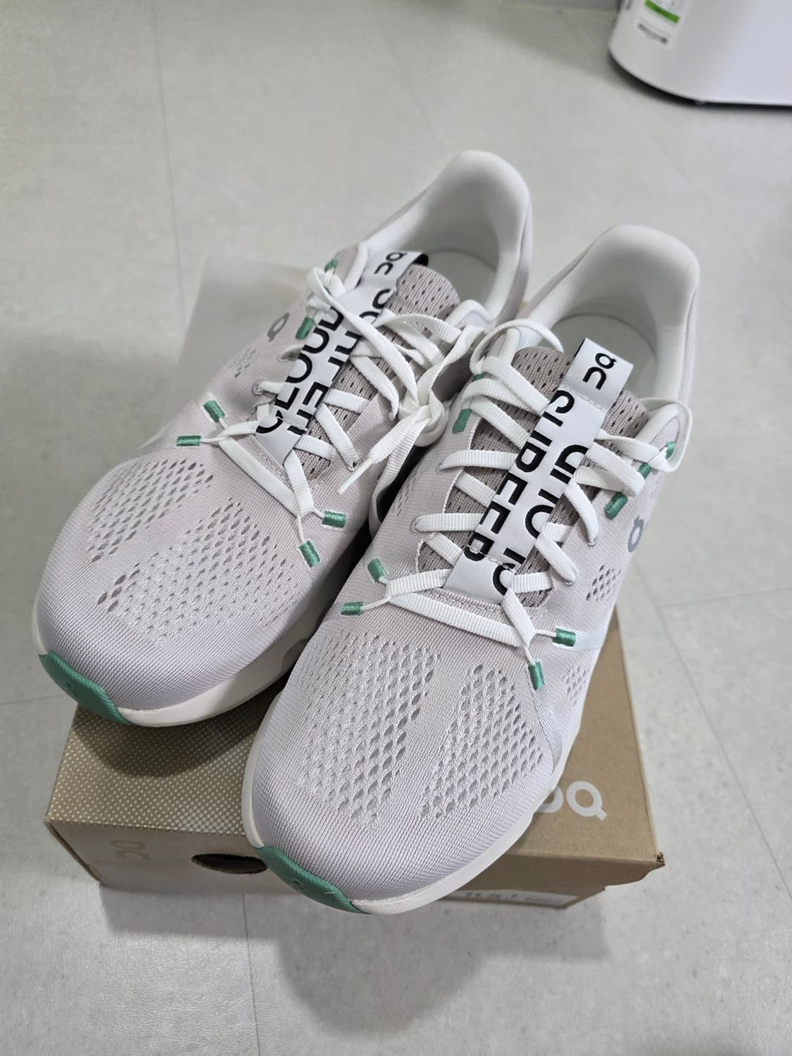 [새상품] 온러닝 러닝화 클라우드 서퍼 295 상품이미지3