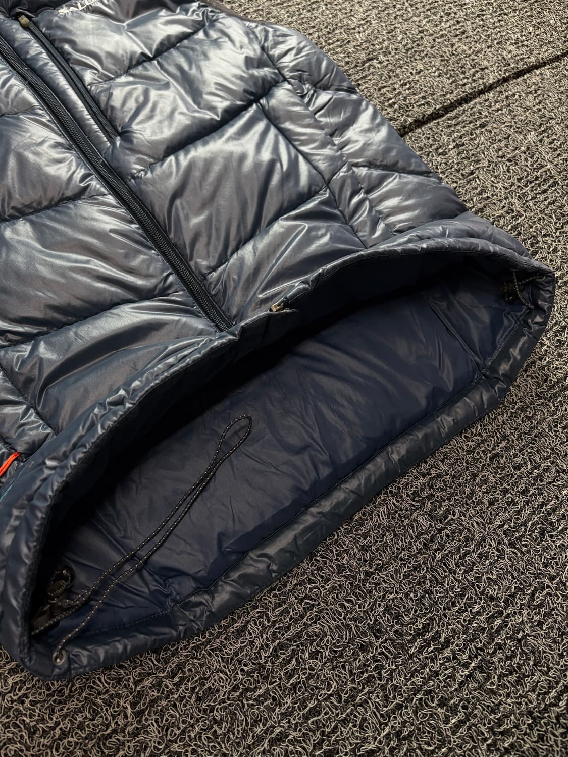 살로몬 마운틴 경량 다운 패딩 베스트 1745 상품이미지3