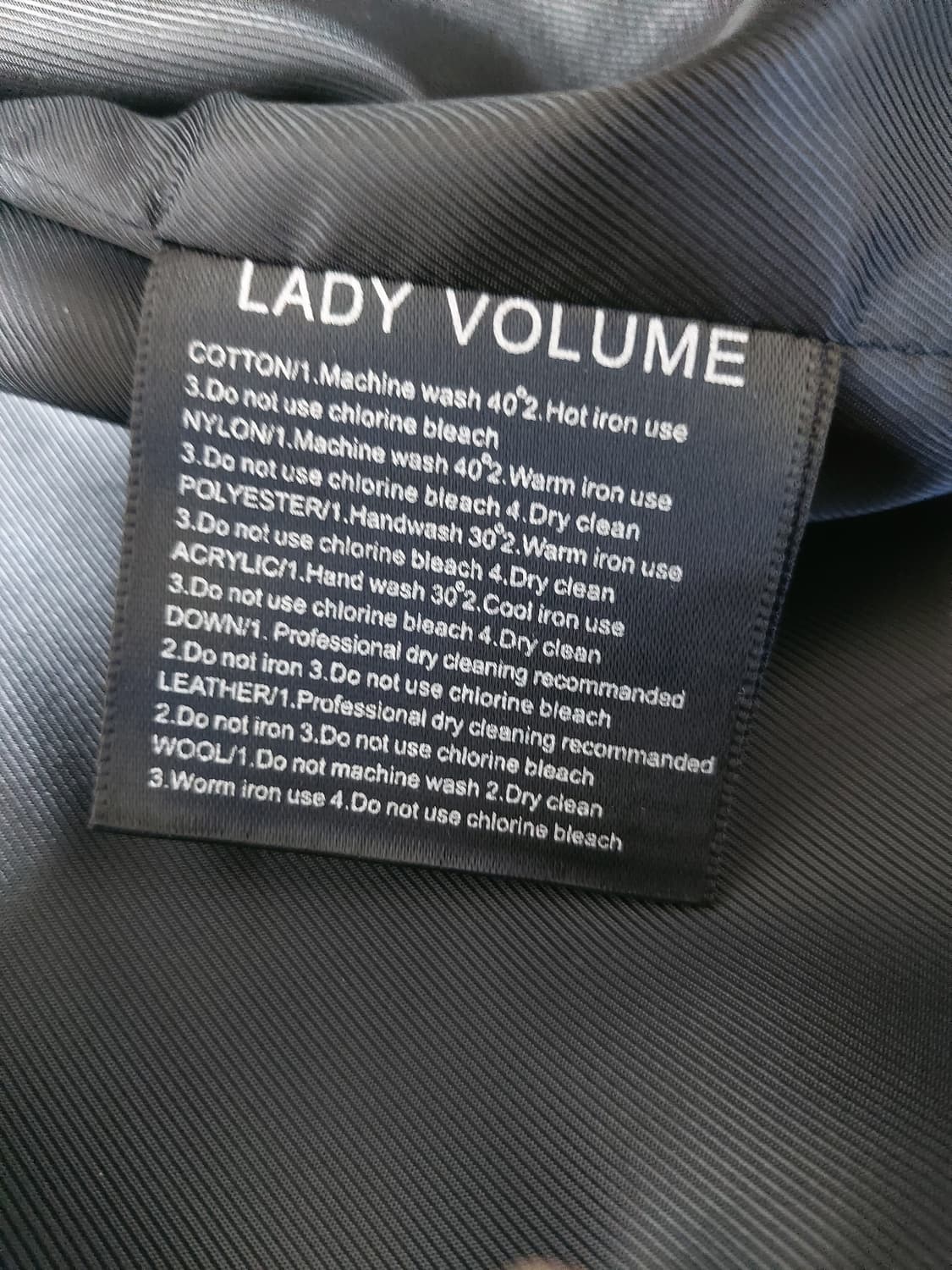 레이디볼륨 블랙 레더 자켓 (M)

 상품이미지6