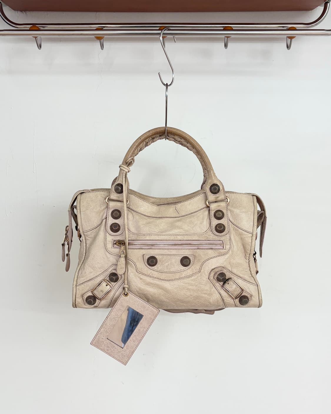 발렌시아가 베이지 시티 모터백 상품이미지3