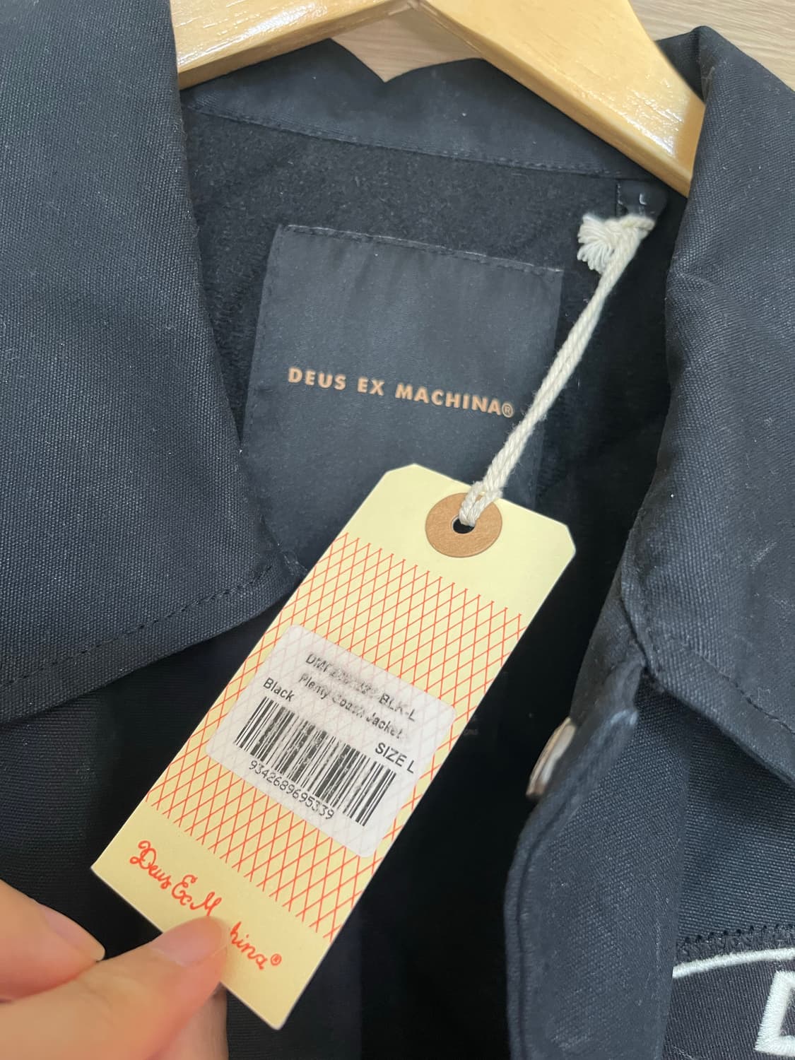 데우스 엑스 마키나 패디드코치자켓 상품이미지3