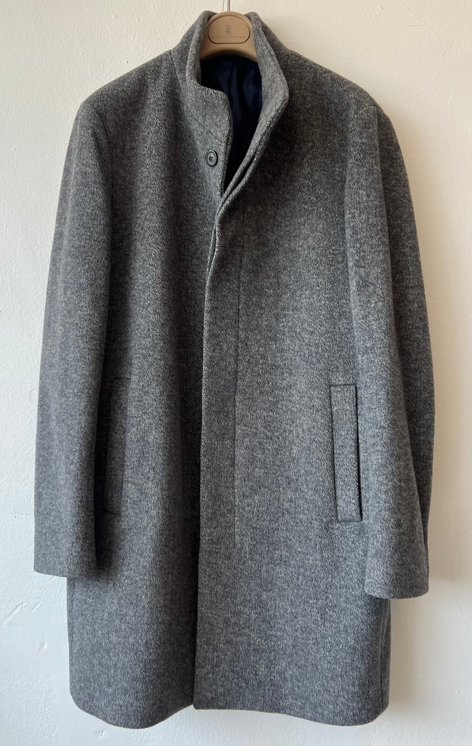 솔리드옴므 남성 그레이 울캐시미어 싱글하프코트

 상품이미지1