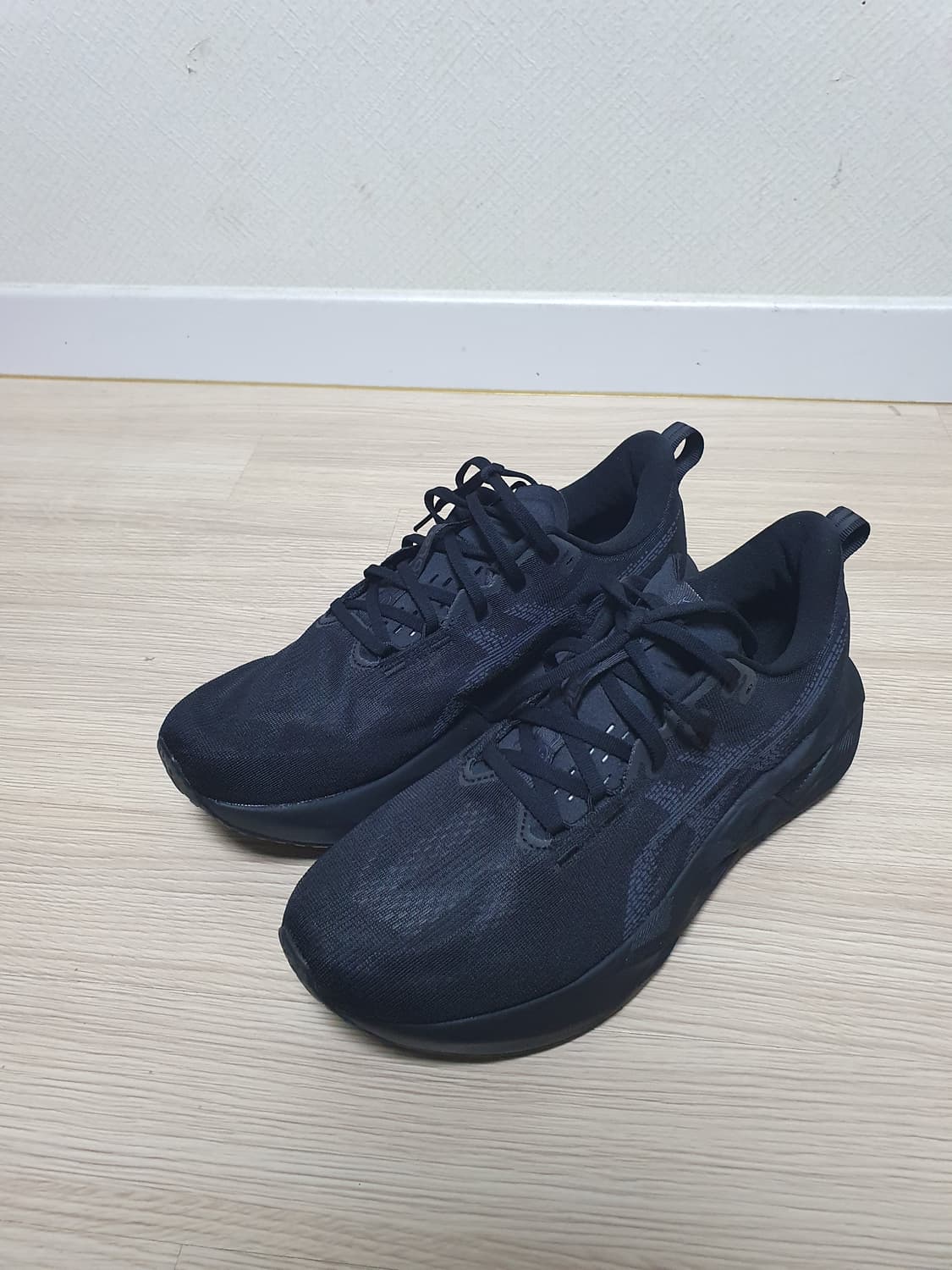 아식스 노바블라스트 5 와이드 러닝화 285 상품이미지4