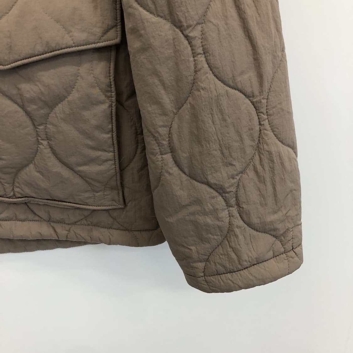 앤아더스토리즈 퀄팅 오버점퍼 L 상품이미지2