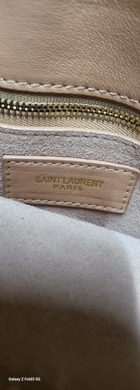 생로랑 삭드 쥬르  베이지 가죽 토트백 상품이미지4