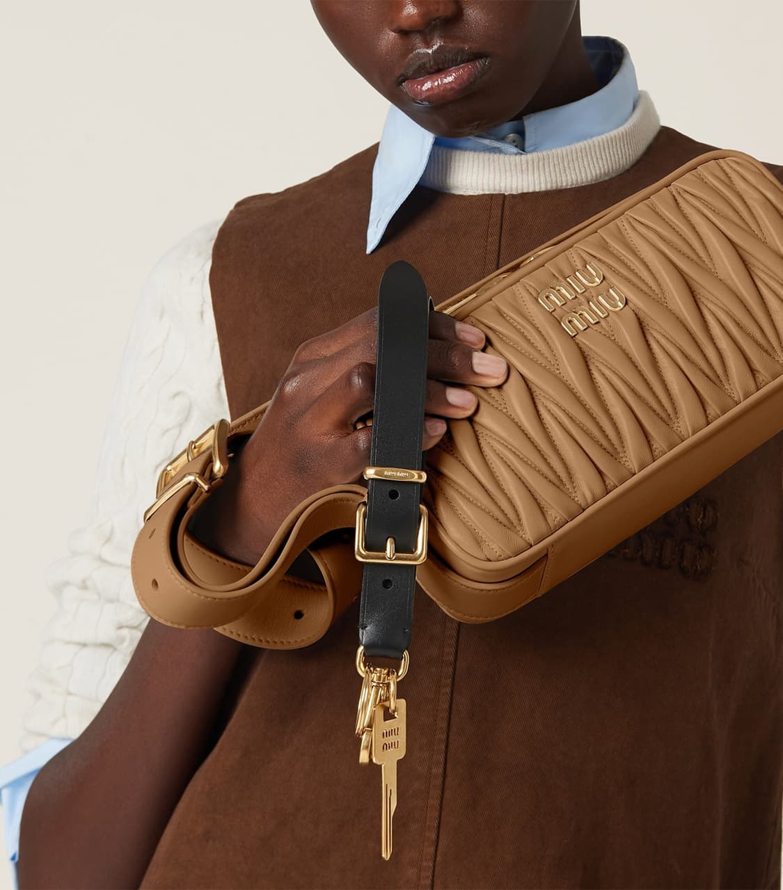 미우미우 레더 키링 블랙 새상품 판매 상품이미지2