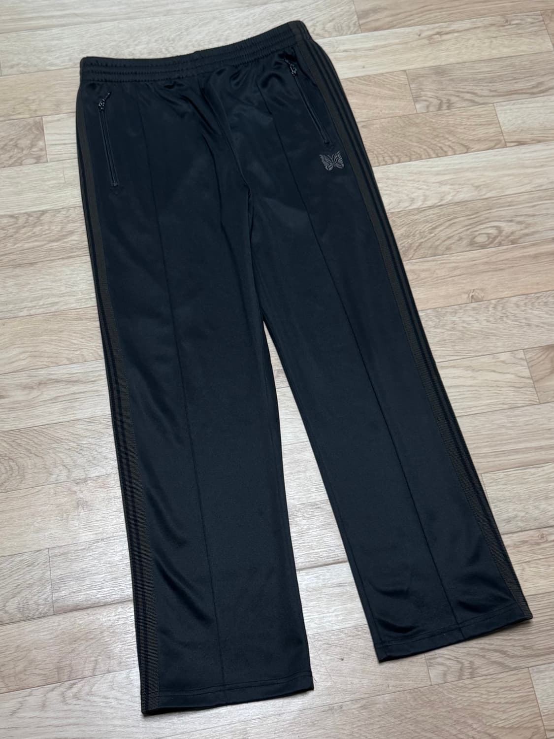 니들스 버터플라이 내로우(스트레이트핏) 트랙팬츠 블랙/브라운 XL 상품이미지2