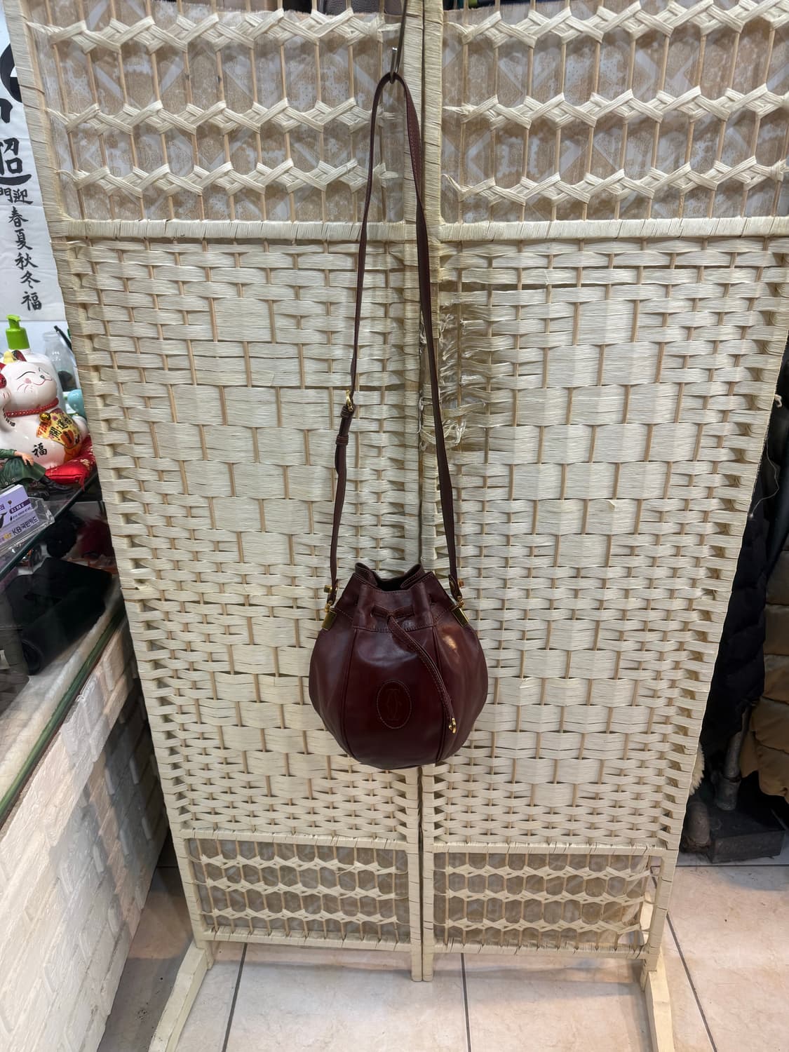 정품 까르띠에 버킷백 팝니다 상품이미지1