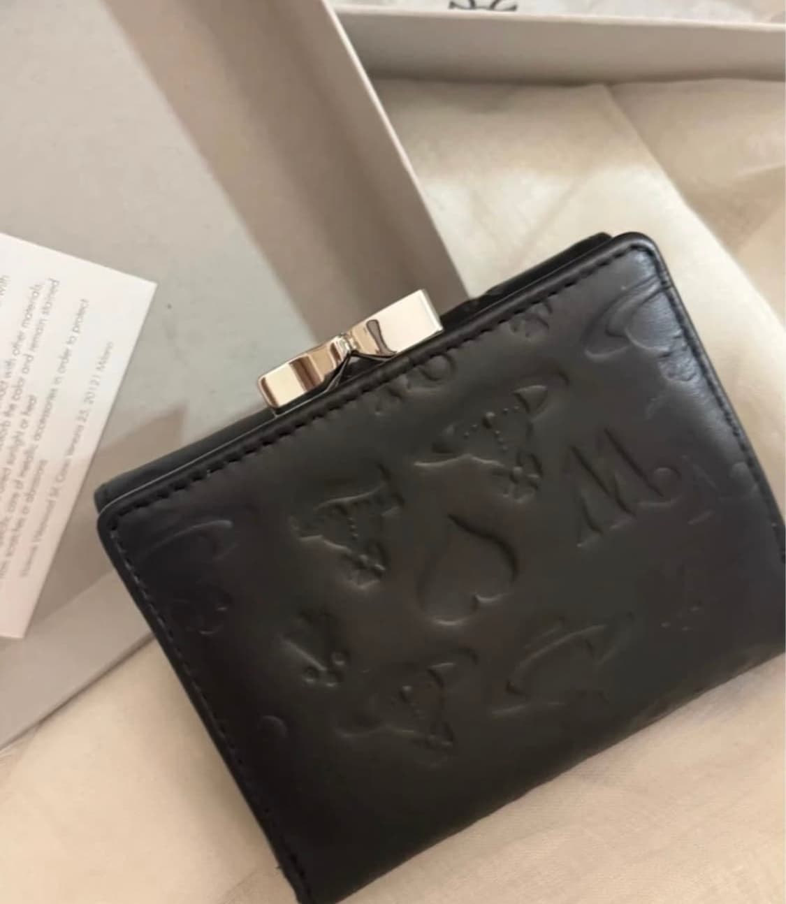 비비안웨스트우드 아카이브 무광 은장 펀칭 블랙레더 하프월렛 빈지갑 상품이미지2