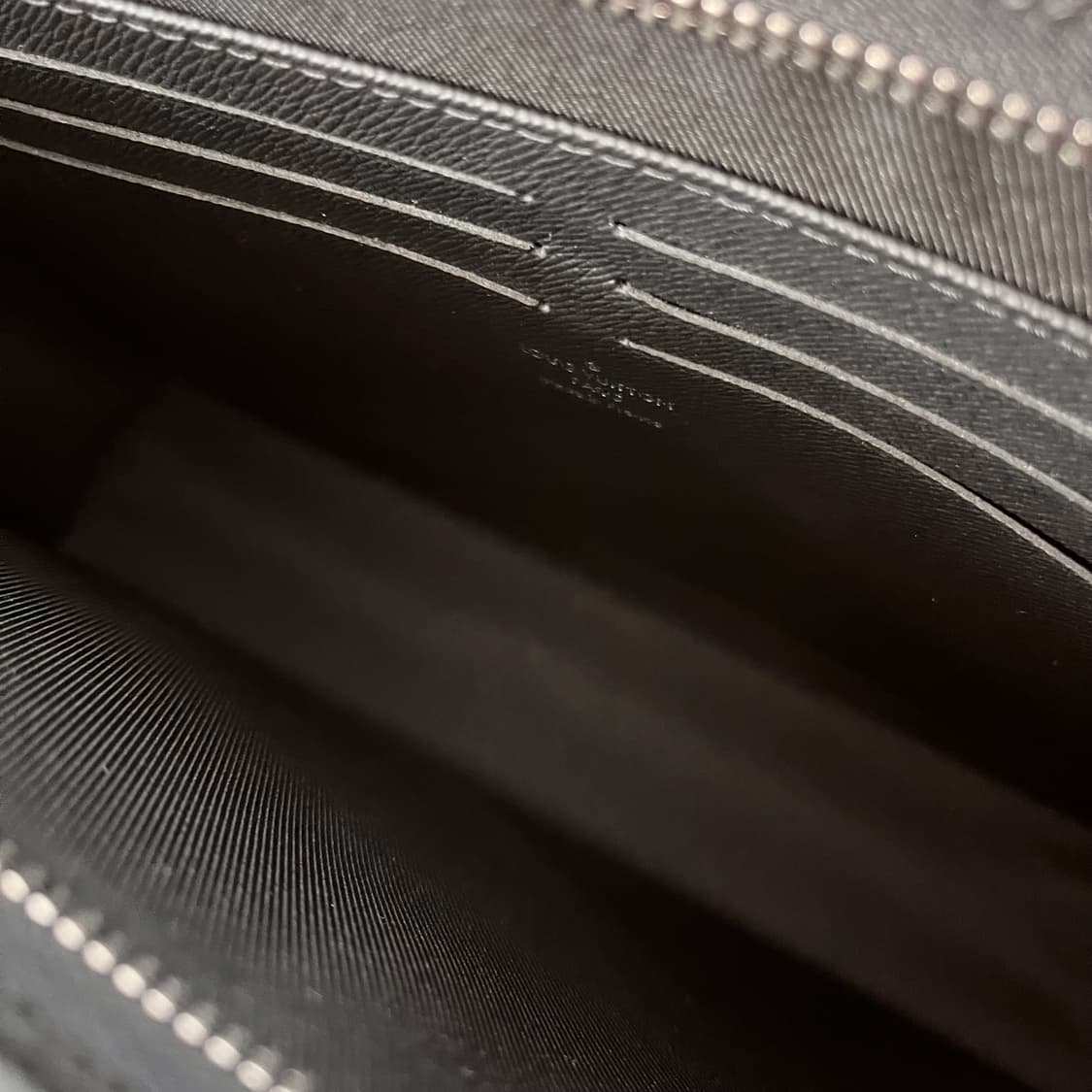 [미사용/정품] 루이비통 타이가 포쉐트 보야주 클러치백 가방 상품이미지5