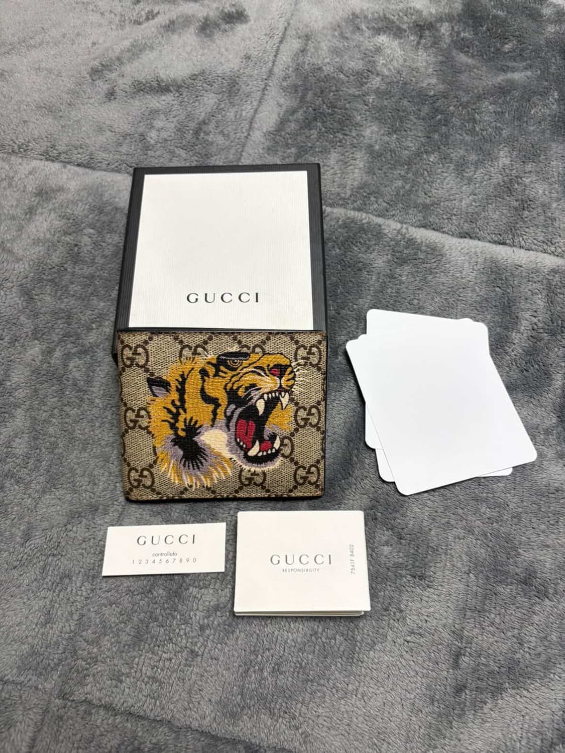 구찌 타이거 프린트 지갑 (풀박) 상품이미지1