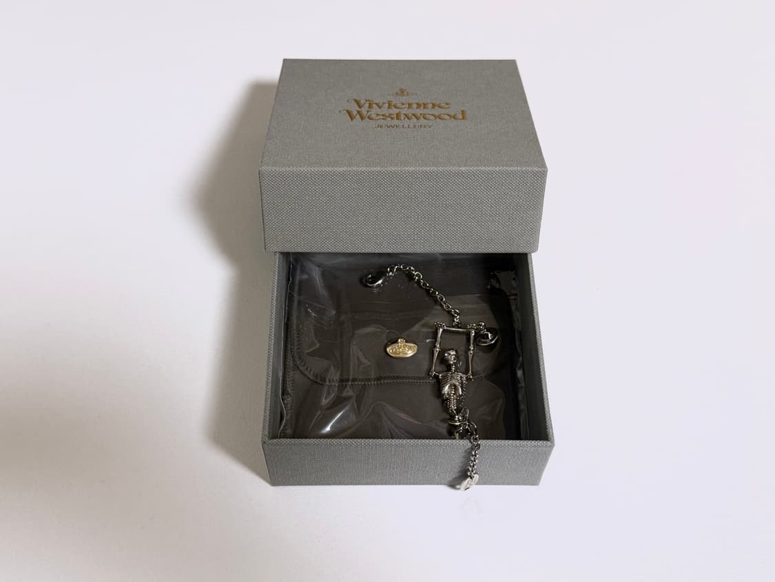 비비안웨스트우드 스켈레톤 해골 팔찌 상품이미지5