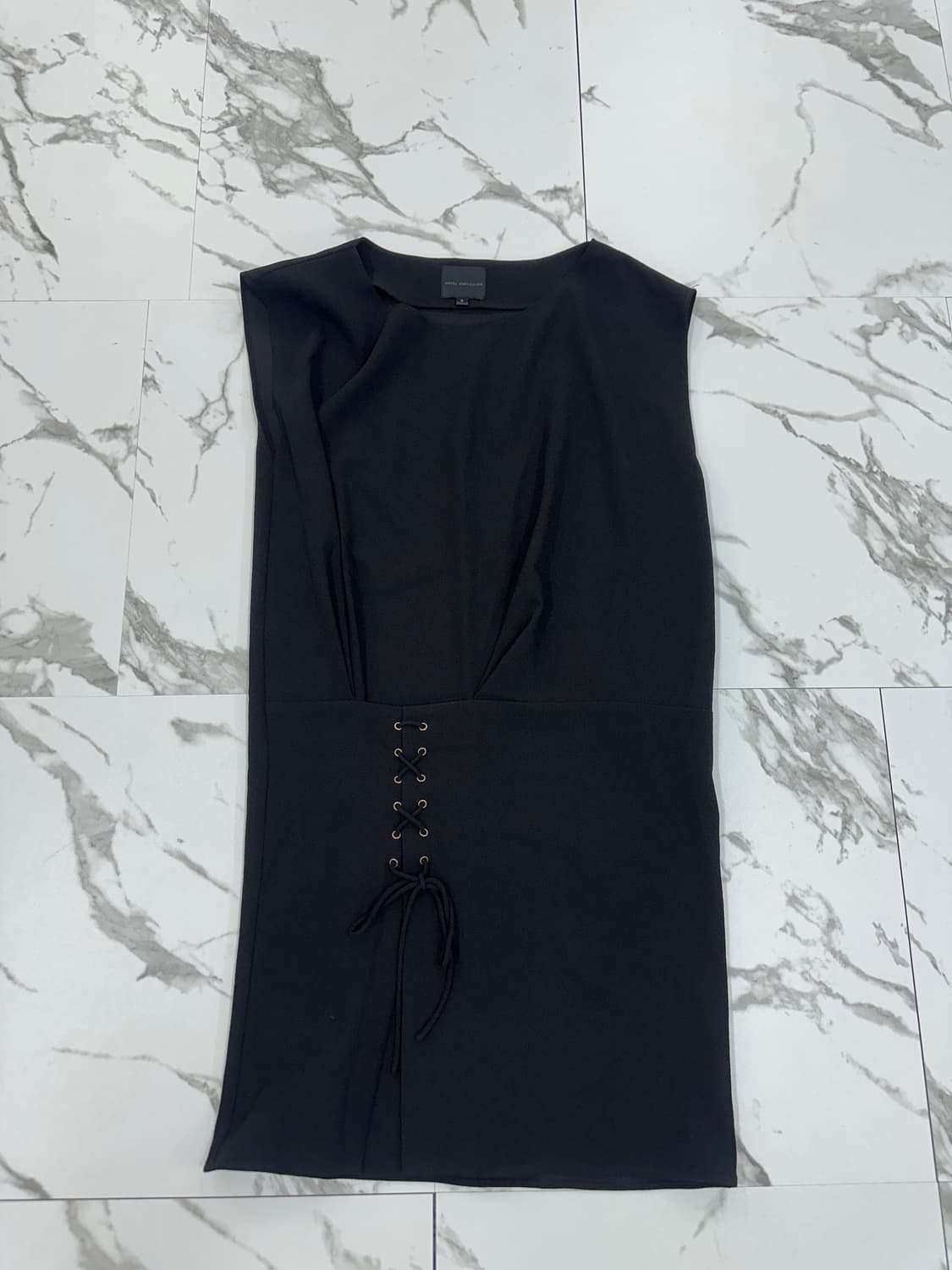 호텔파티큘러 블랙 디테일 원피스 상품이미지1