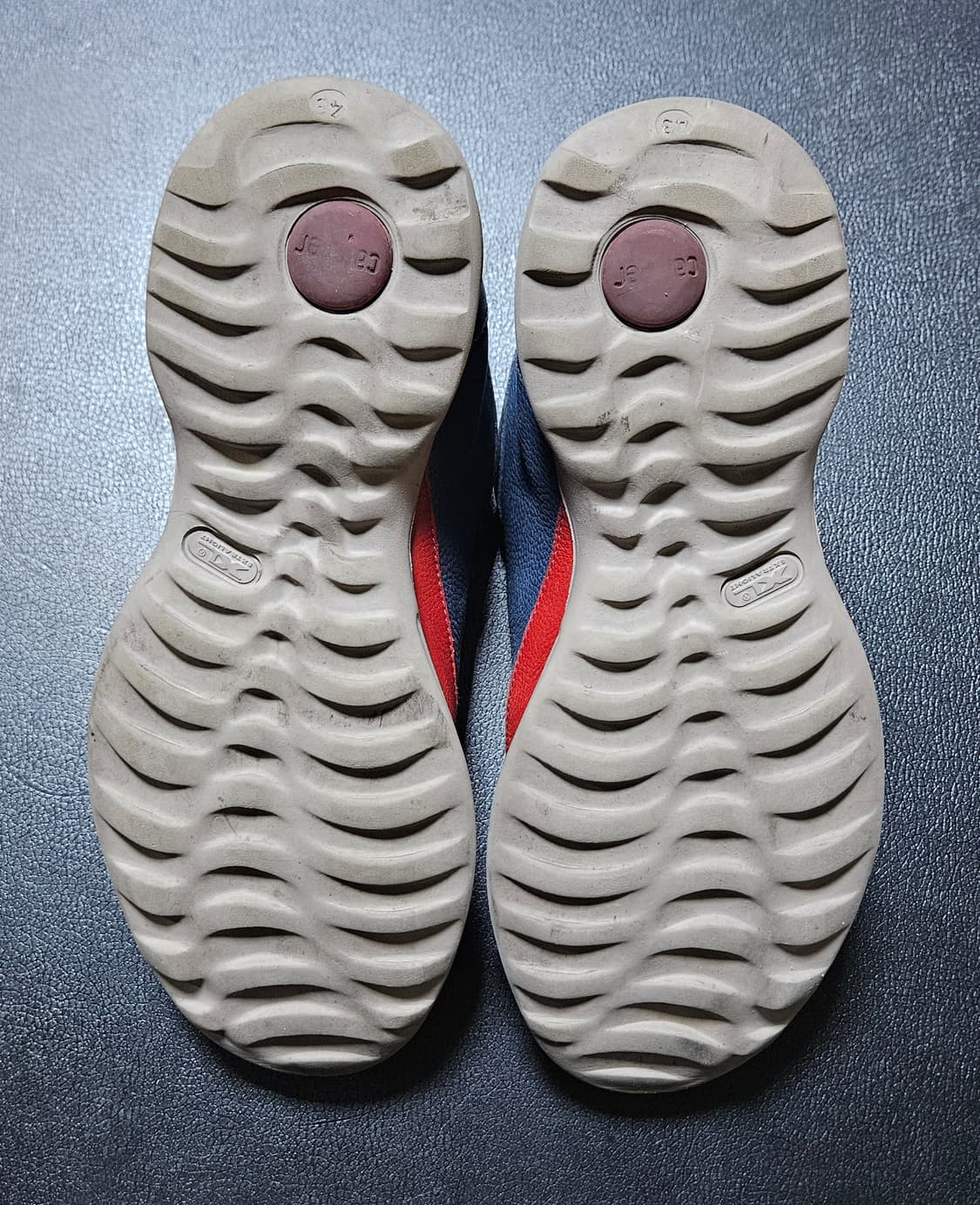 US10 280쯤 캠퍼 고샤 루브친스키 스니커즈 상품이미지5