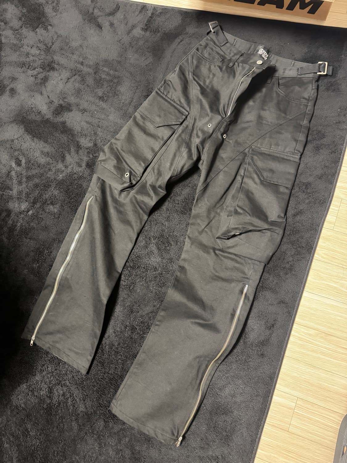 선데이 오프클럽 사이드지퍼플레어진 상품이미지1