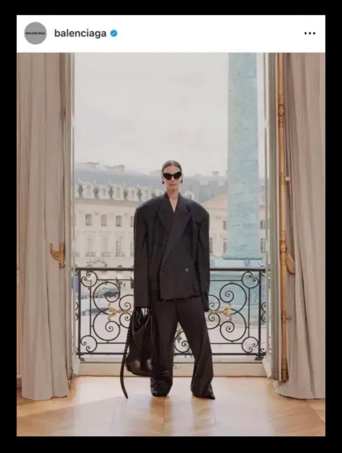 발렌시아가 캐피탈 비 스트라이프 오버사이즈 더블 블레이져 +팬츠셋업 상품이미지1