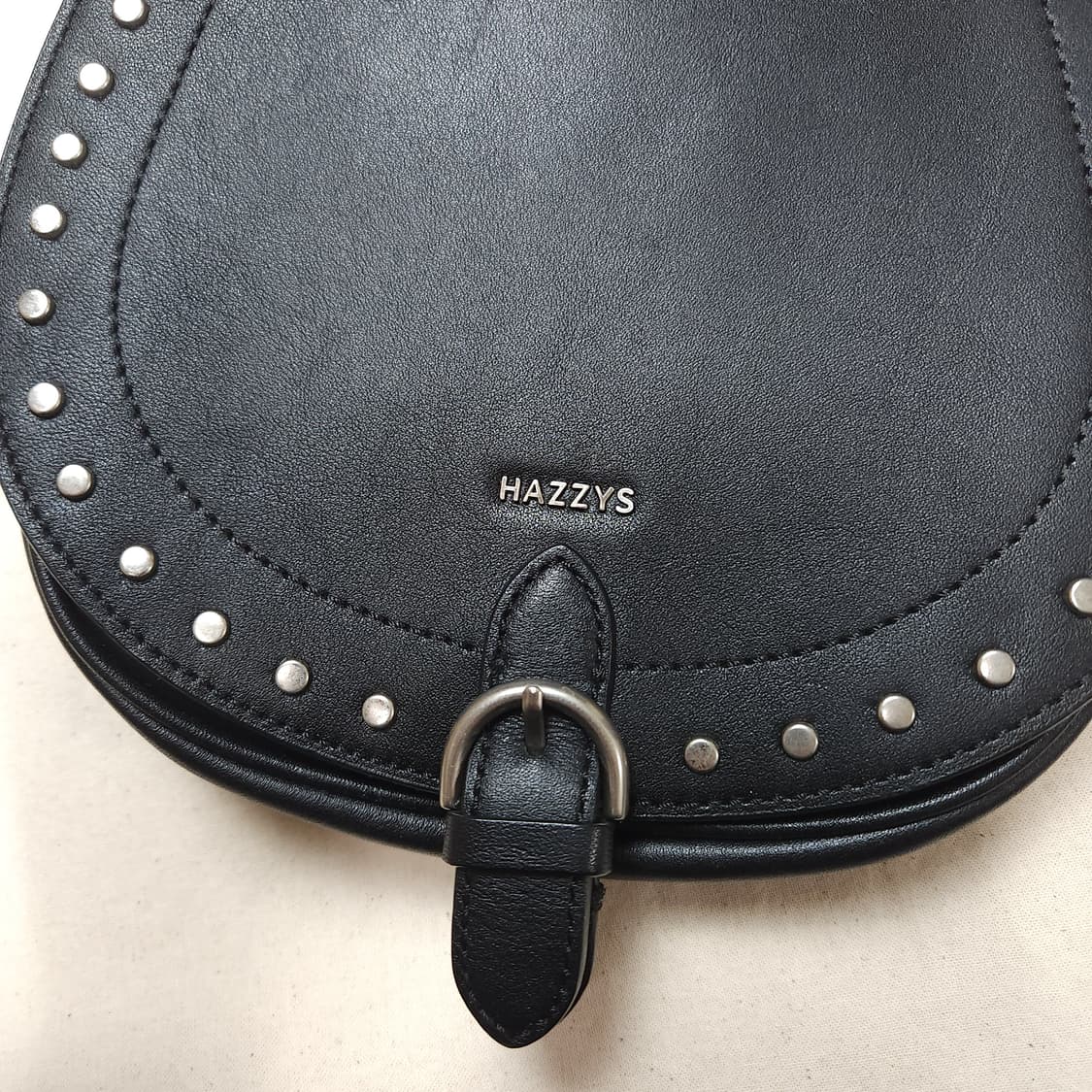 [OS] 헤지스 블랙 레더 숄더백 상품이미지5