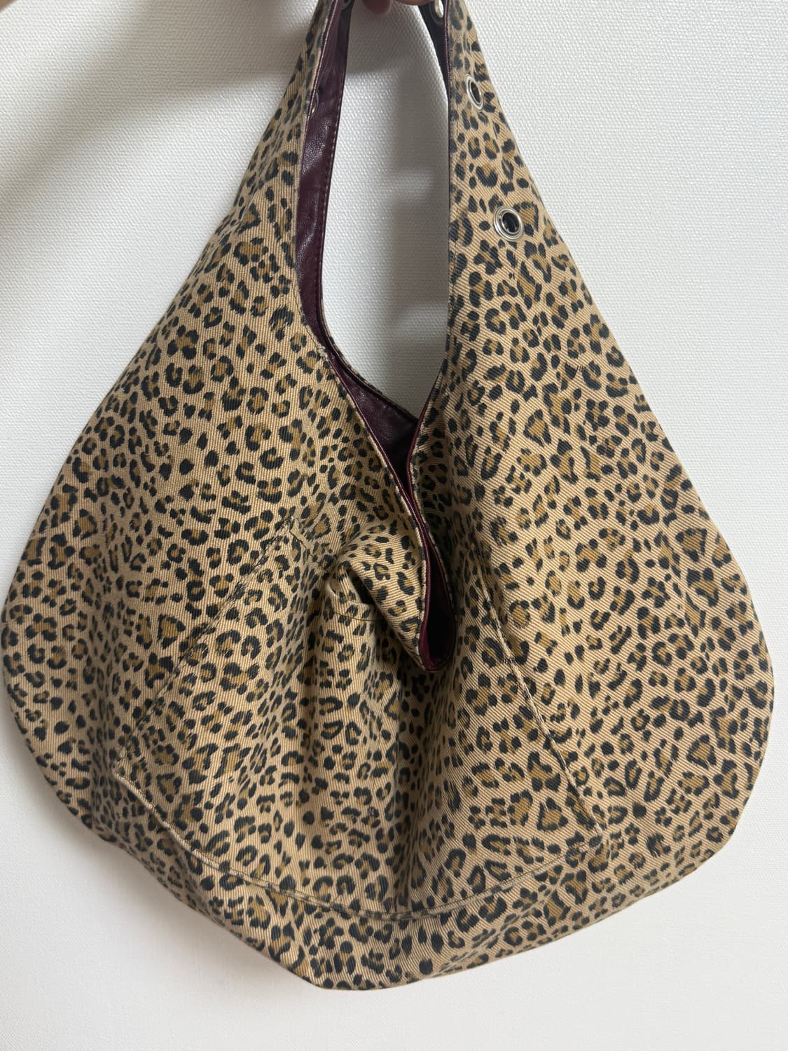 뎁크 아일렛 레더백 상품이미지2