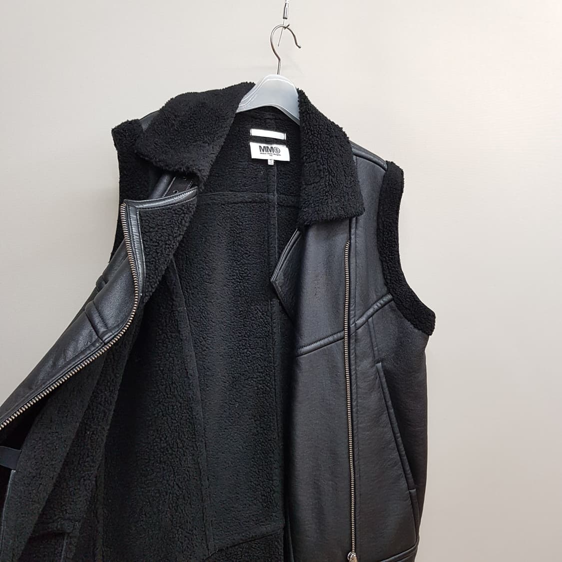 MM6 메종마르지엘라  에코무스탕 지퍼 베스트 42사이즈 상품이미지6