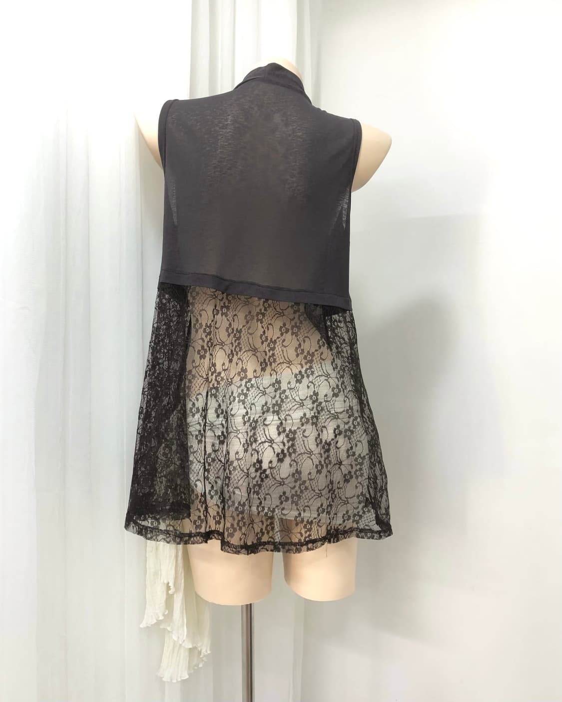 deep brown lace detail summer vest 상품이미지4