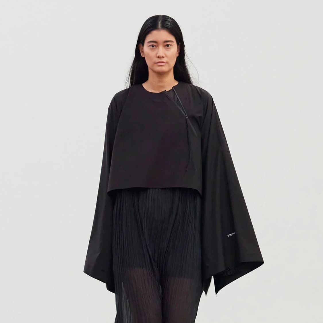Pertex Bell Sleeve Poncho (Black) 상품이미지2