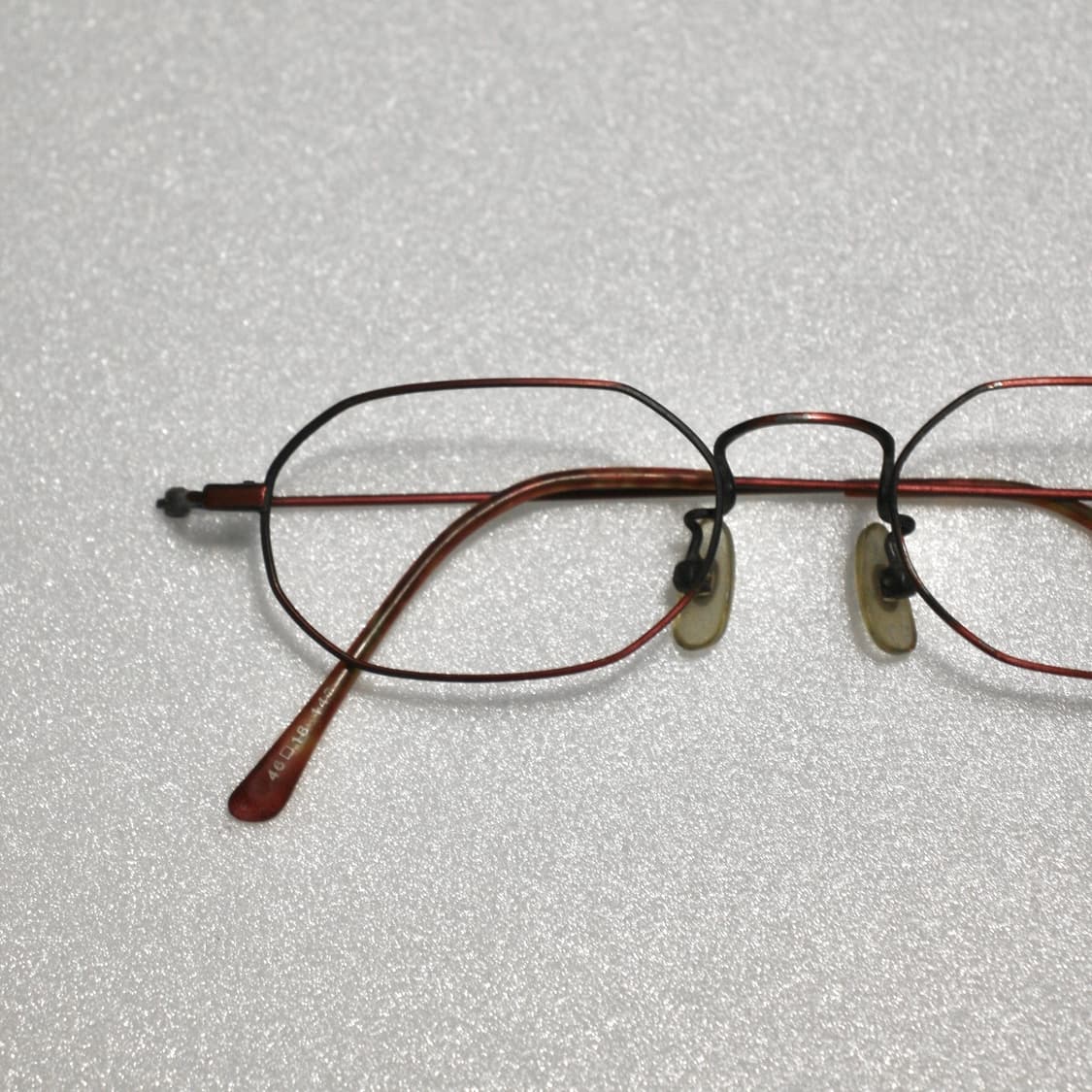검붉은색 얇은 테 안경 상품이미지3