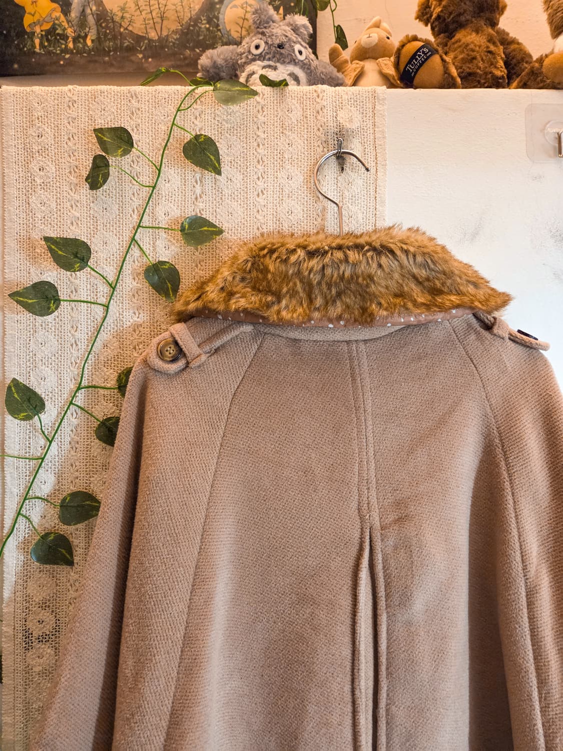 핑크베이지 더블버튼 케이프 코트 상품이미지5