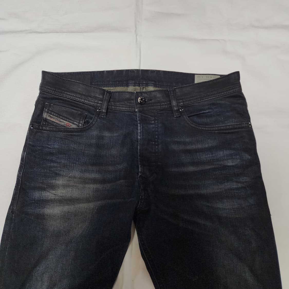 DIESEL 테이퍼드 코티드 워싱 데님팬츠 상품이미지4